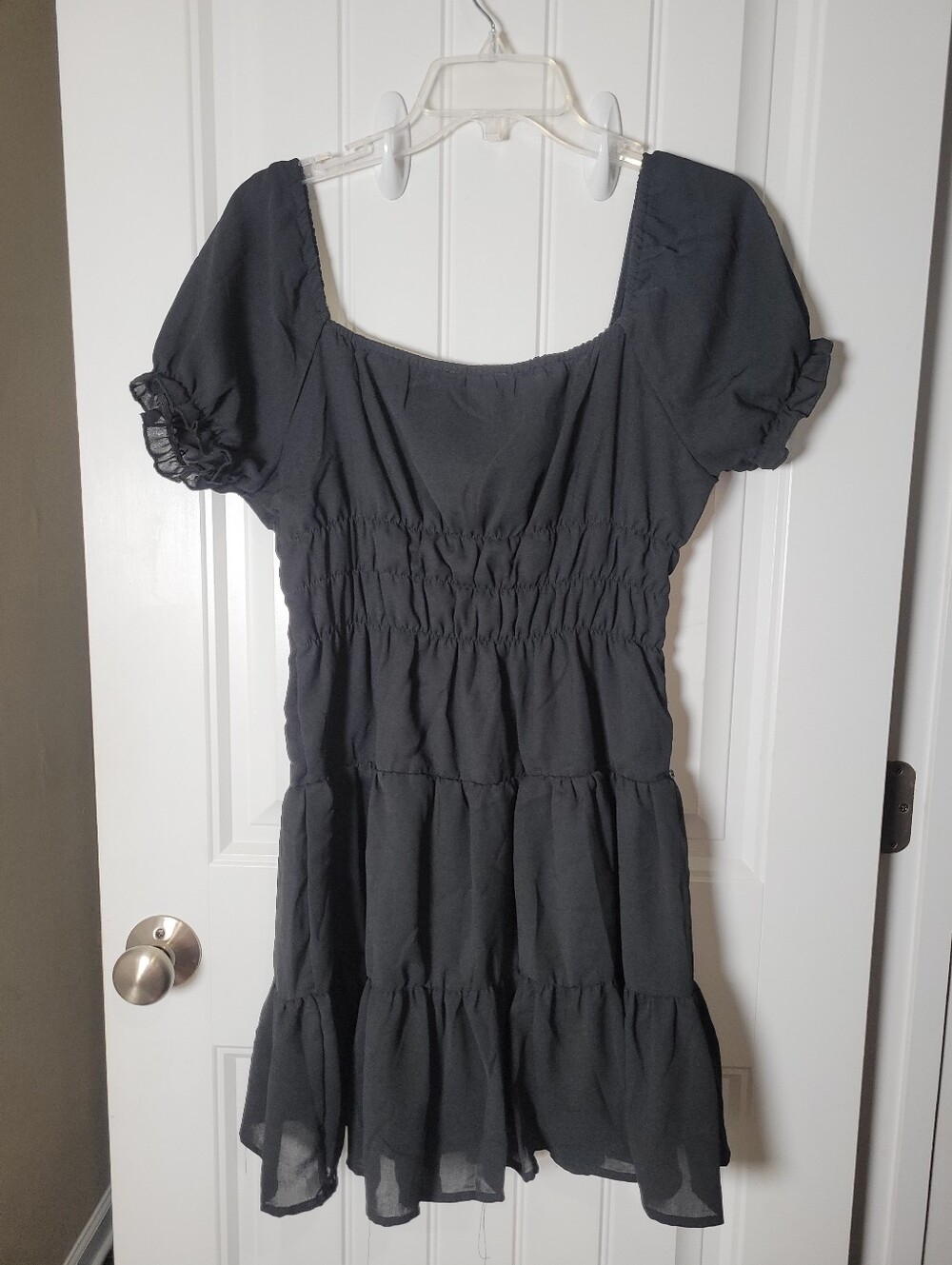 Black Tiered Short-Sleeve Dress with Tie Neck by Unknown Size L - Picture 4 of 8